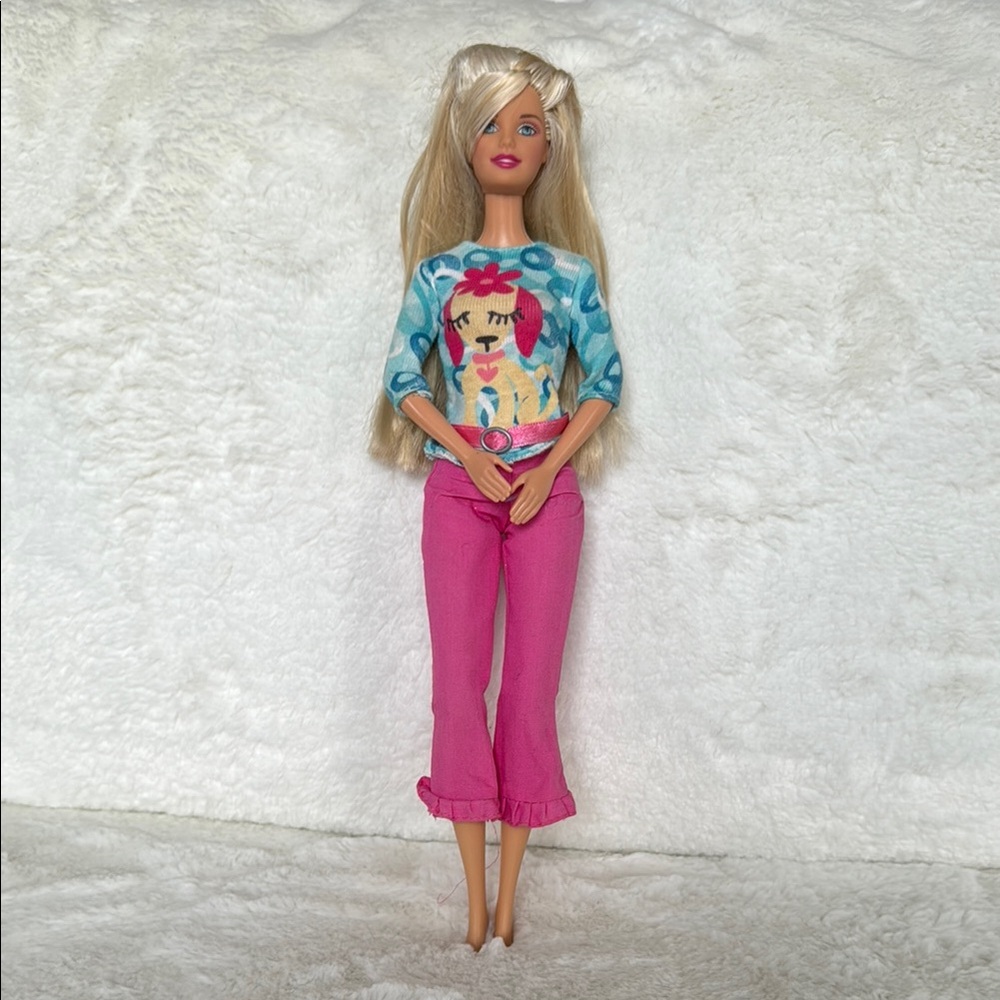 2002 Mattel Fashion Pet Barbie Doll Poodle Pup Tee & Pink Jeans